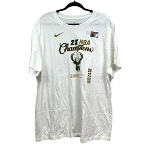 Milwaukee Bucks Mens T Shirt The Nike TEE 2021 NBA Finals Champions‎ Sz 2XL